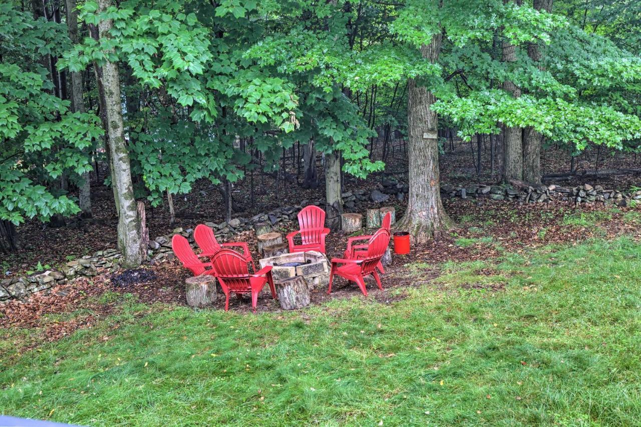 Spacious Tobyhanna Home With Lake Access And Fire Pit! Exteriér fotografie